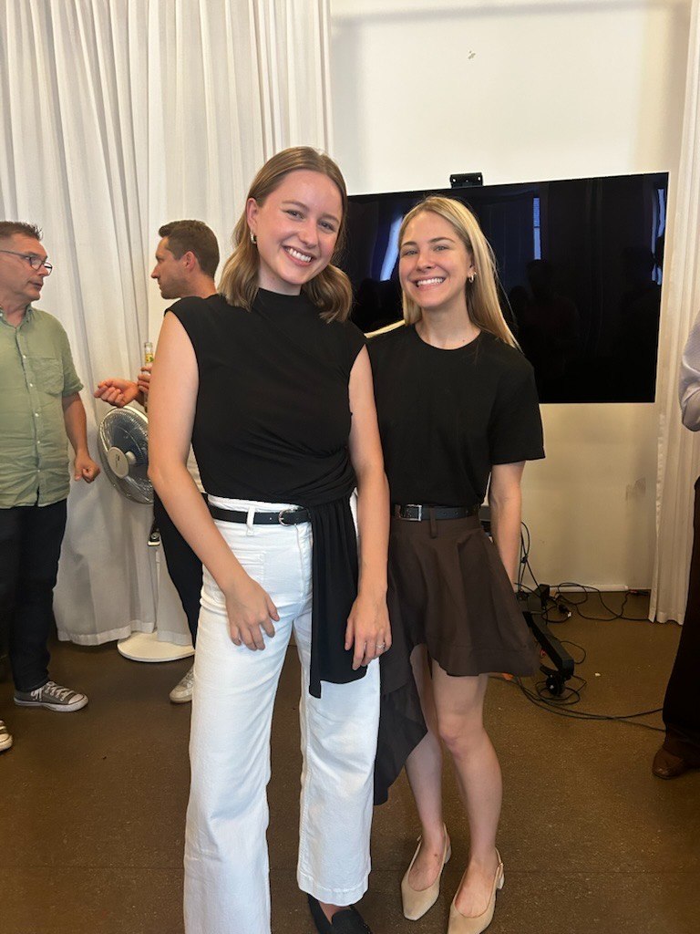 Vera von Velo Automations links und Diana zur Löwen rechts beim Get-Together der Gottman Initiative an der TUM in München